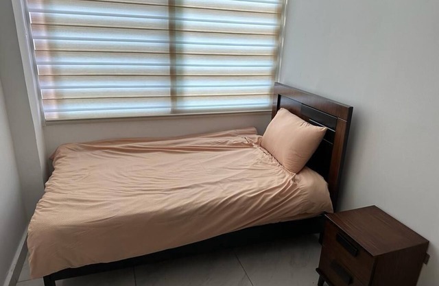 Stay at the heart of Beirut, 10 minutes to Downtown , AUB, Roche and Airport