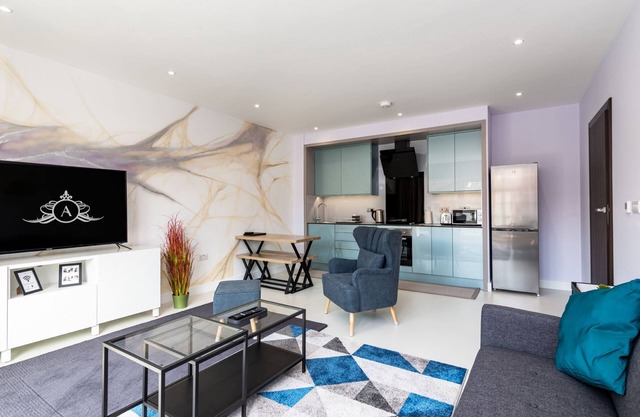 Contractor-Perfect | Bright, Quiet & Fully Equipped Apartment- Apartment 5