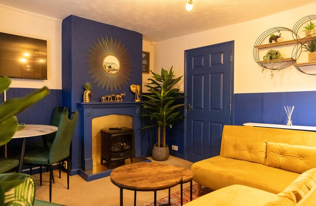 Stay in the heart of Isle of Wight in 2BDR apt