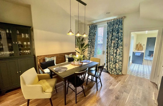 Stay @ No 4 York centre