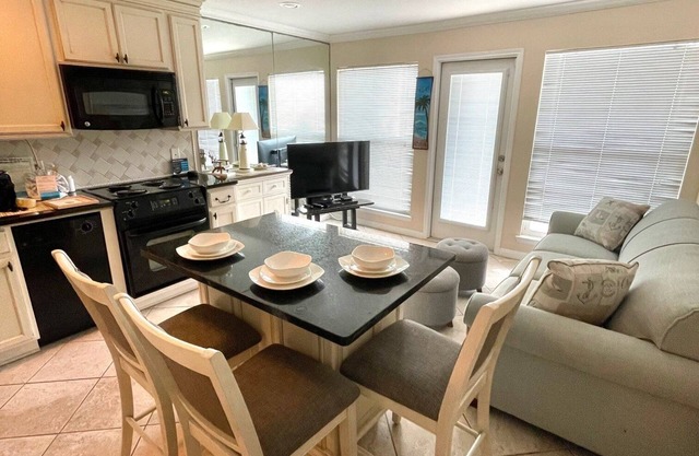 Superbe Suite 1221 sur la plage ... Pas besoin de traverser Seawall occupé