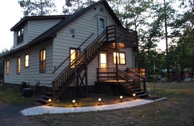 Stay On The Island: Game Room And Whirlpool Bath