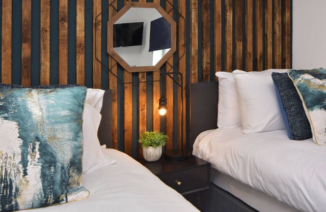Studio-Salle de bain et douche-Double Bed