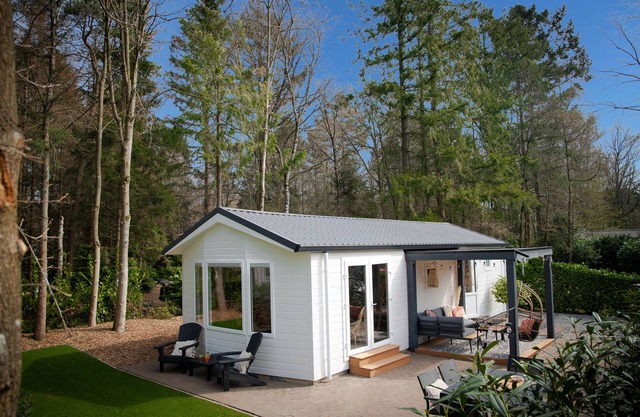 StayatSas Tiny House Sam. Free WiFi, reserved parkingspace, kids & dogs welcome!