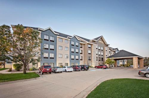 Staybridge Suites - Cedar Rapids North by IHG