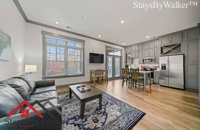 StaysByWalker SouthPark 1BR KingBed! Gym/Pool/Spa