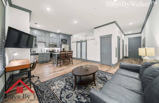 StaysByWalker SouthPark 1BR KingBed! Gym/Pool/Spa