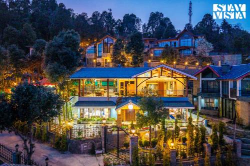 StayVista at The Kafal Villa with BBQ & Lawn