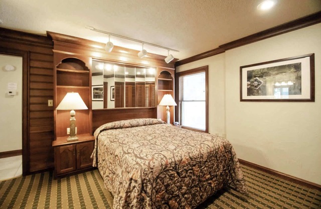 Steamboat Condo at Sunburst Resort next to Skiing, Dining and more (2BD)