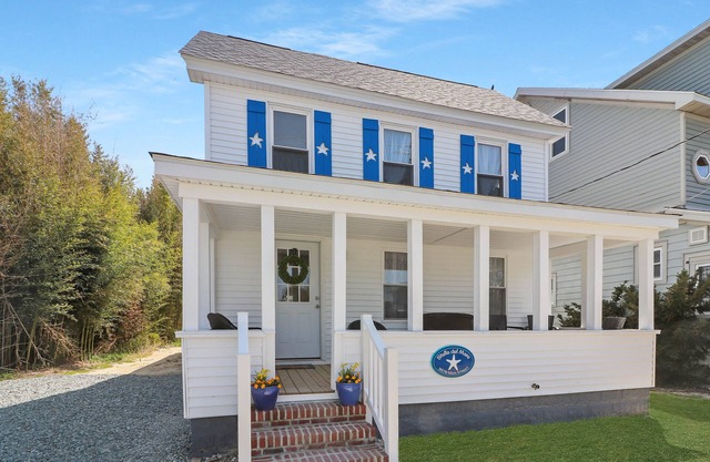 Stella del Mare - Charming home w/ relaxing porch!