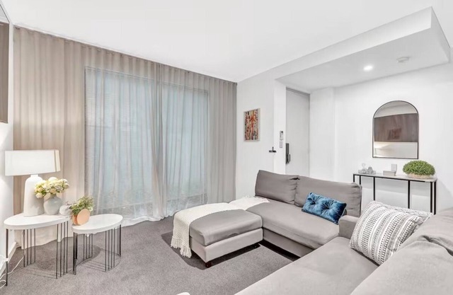 Stellar Apartments 3 bedroom apartment with rooftopviews overlooking the city