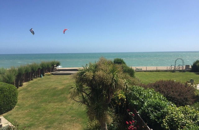 Montez sur la plage au 7 Aldwick Avenue