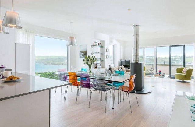STEPPER POINT, pet friendly, with a garden in Polzeath