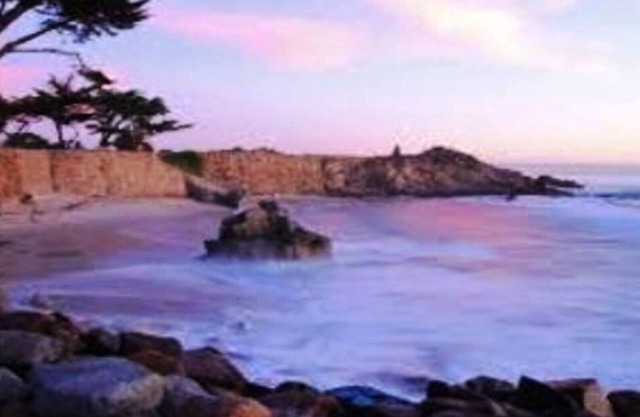 À quelques pas de la plage de Lover's Point