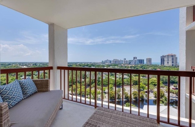 Steps Away from White Sands: Rooom w/ Breathtaking Coastal View, Pools Access