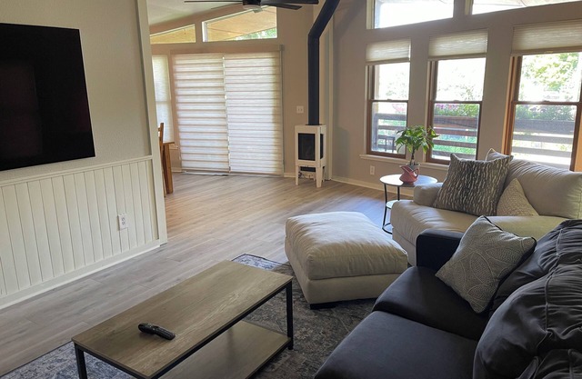 Steps from downtown Lyons and within 30 minutes from Estes Park or Allenspark.
