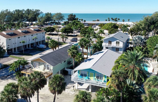 Casa Coconut AMI # 1, 2 BR, 1 salle de bain en face de Manatee Beach.
