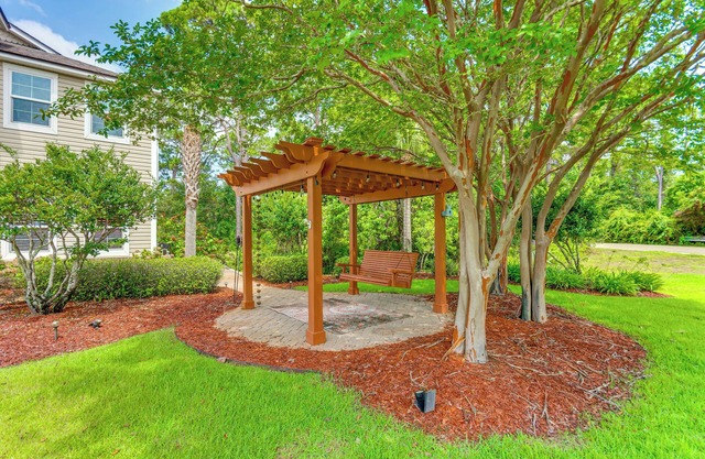 Steps to Bay: Tranquil Navarre Retreat w/Balcony