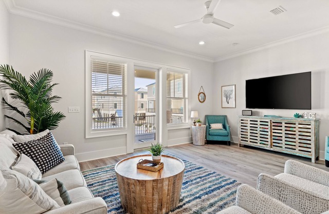 Steps to Beach! 4bd Private Home w/ Views & Pier!