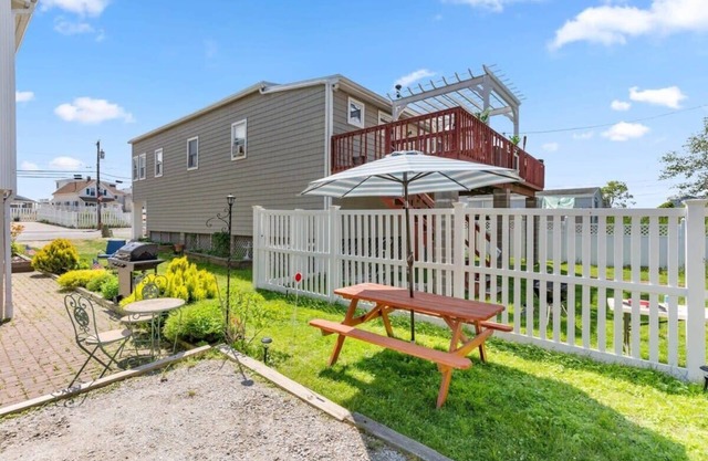 Steps to Beach Salisbury Shore House #1 AC