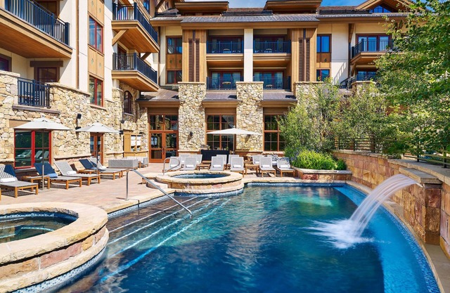 Steps to Downtown Vail - Executive Mountain Suite Ideal for Vacation or Business