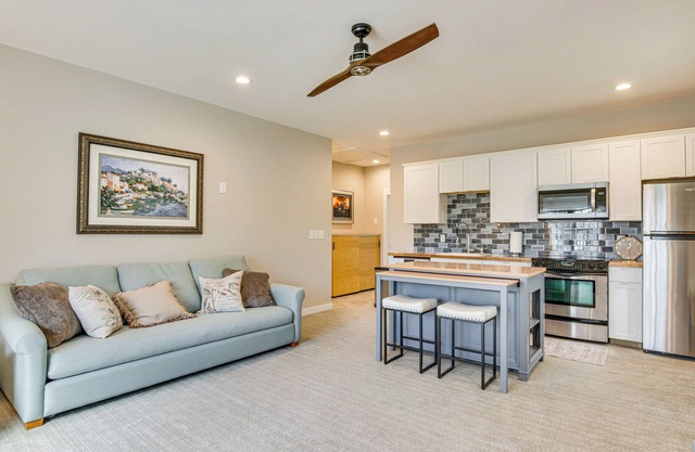 Steps to Lake Wylie: Cozy Clover Apartment