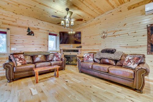 Steps to Marina and Beach Couples Cottage in Pepin