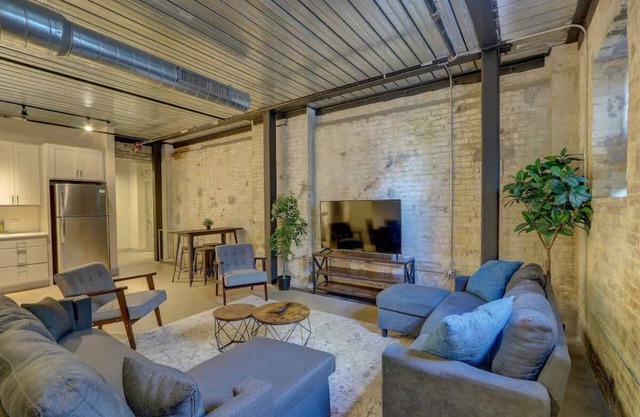 Spotless 1BD near Historic Pabst Brewery | Fiserv