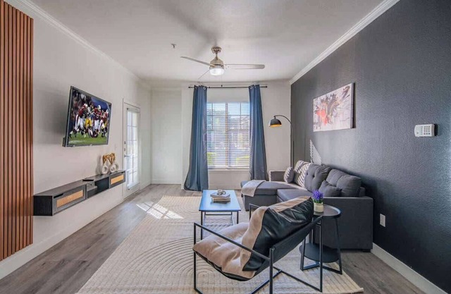 Deluxe 1BD| West Gate+Stadium+KingBed+Gym+Parking