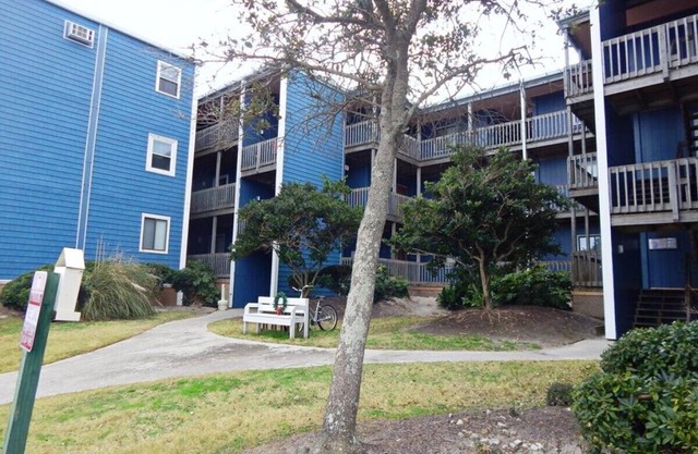 Steps to the Beach! Just “Wait-N-Sea” what this condo has to offer!