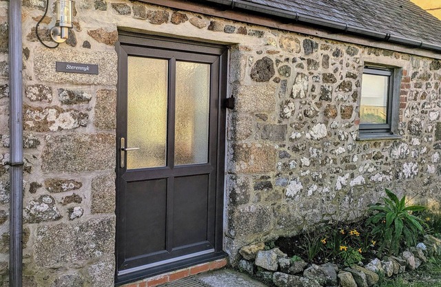 Sterennyk barn conversion, The Lizard village,easy access to the sw coast path.