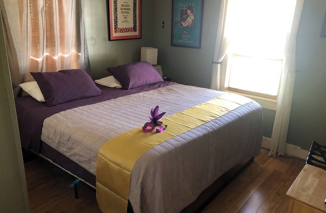 Steve & Katie Riley Guest House, Breaux Bridge, 2 Bd, 1. 5 Artistes Ba Bienvenue!