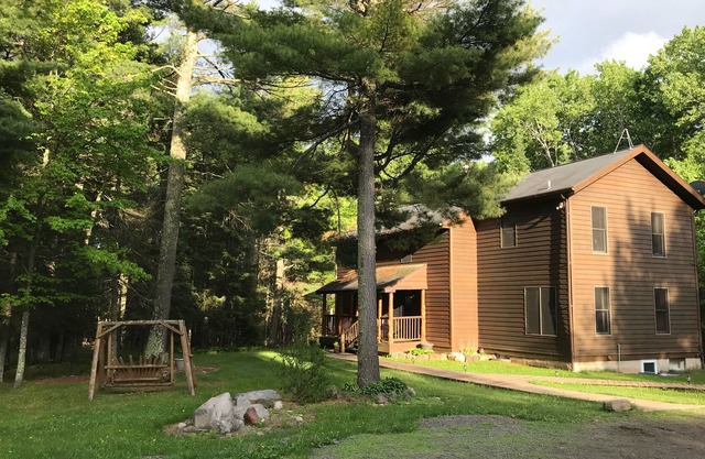 Toujours dans la forêt - sur 10 acres privés