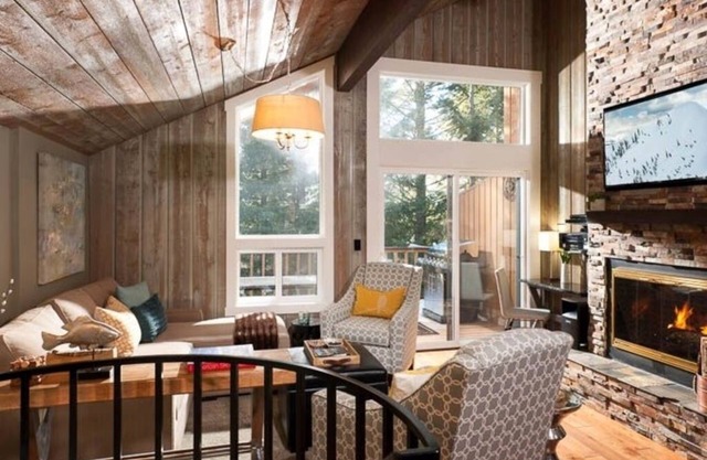 Stillwater Chalet-Saltwater pool, Hot Tub, Steam Shower, Stay 3 nights Pay for 2