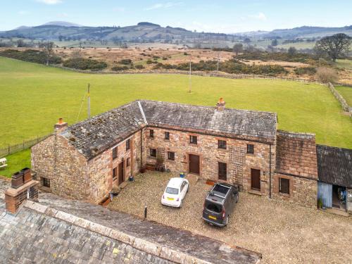 Stone Barn - B6063