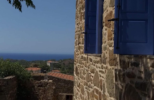 Appartements traditionnels en pierre entièrement rénovés
