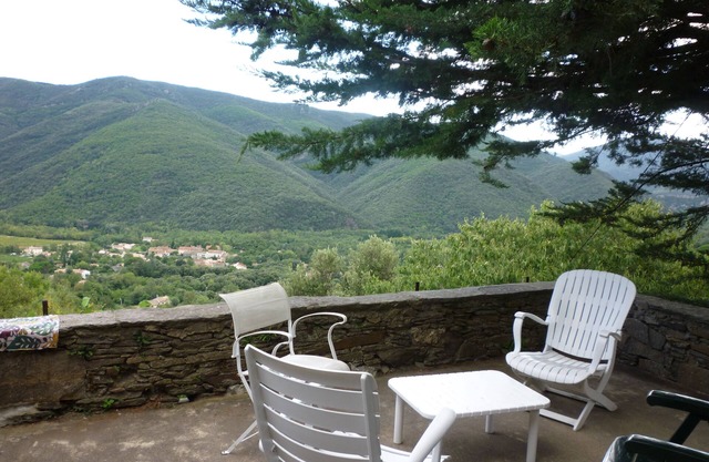 Maison en pierre de pays sur les flancs du Caroux ( 4 à 6 personnes)