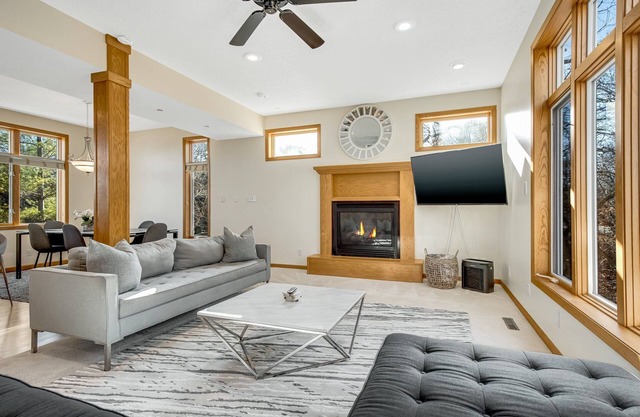 ★ STONE CREEK ★ MAISON DE LUXE MODERNE ★ BASSES MINNEAPOLIS ★ VILLES DOUBLES ★ LACS ★