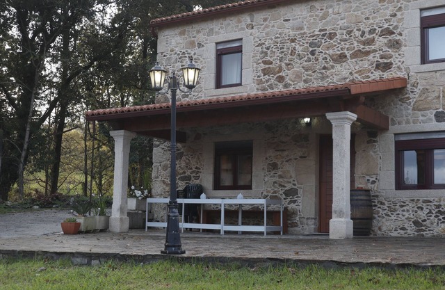 Stone house "A Lameira", enjoy Galicia.