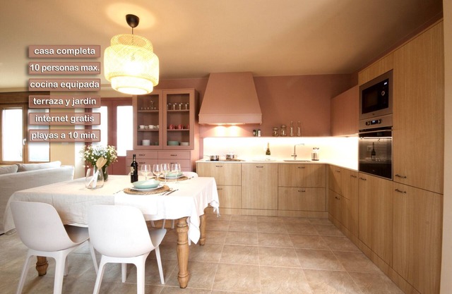 Maison en pierre à 14 km de la plage de Razo et à 4 km de Carballo