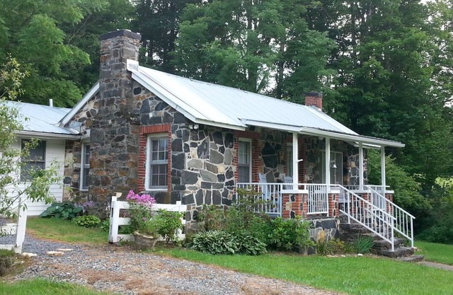 Maison en pierre dans la petite Suisse