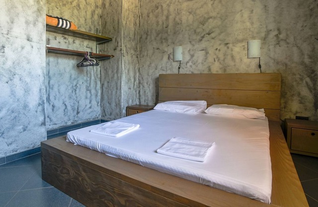 Stone Studio Flat 10 min to Beach in Bar