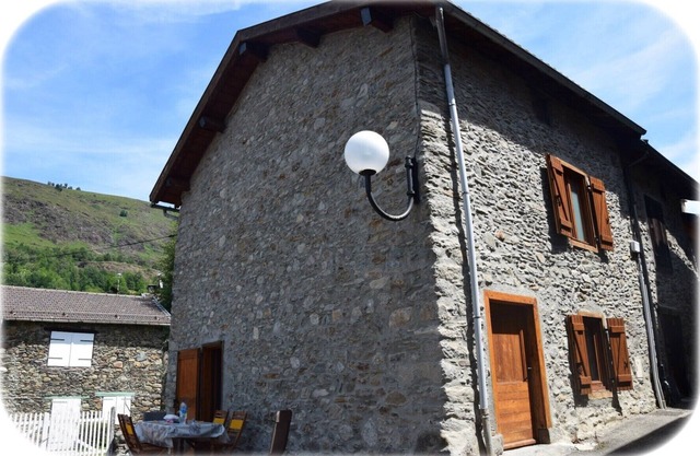 Maison de village en pierre, calme et confort garantis!