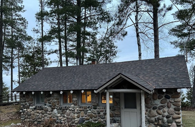 Stonecliffe Cottage sur le lac Huron