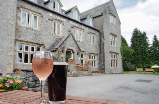 Stonecross Manor Hotel