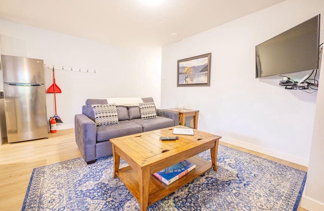 Storm Bay | Modern 1 Bed Suite