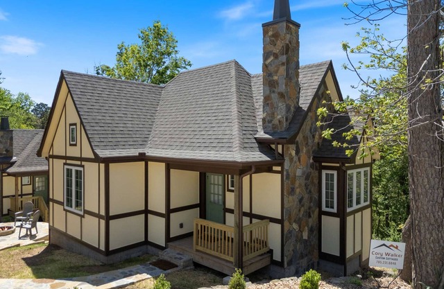 Storybook Cottage at Tudor Suites