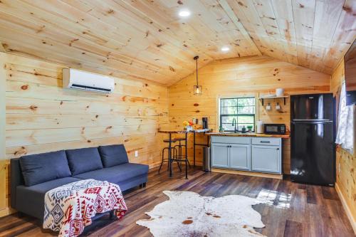 Stout Cabin with Fire Pit 1 Mi to Ohio River!
