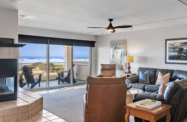 Strandcastle Beach House - Oceanfront! - You're right on the sand!