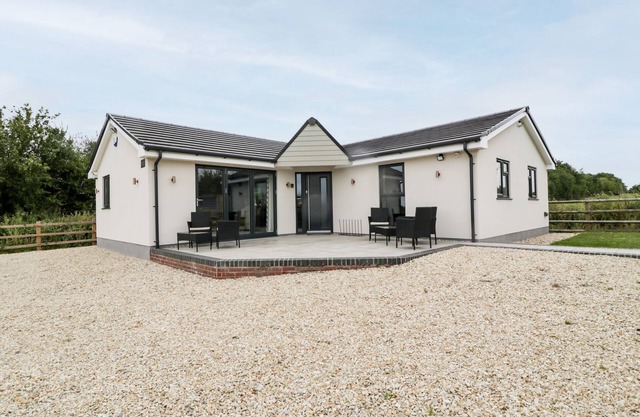 STRAWBERRY STABLES, with a garden in Congresbury